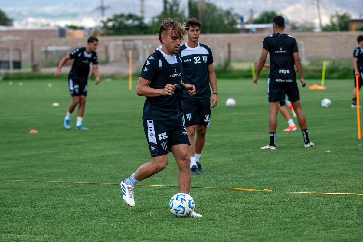Futbolcular Hangi Supplementleri Kullanmalı? Performans ve Toparlanma Rehberi